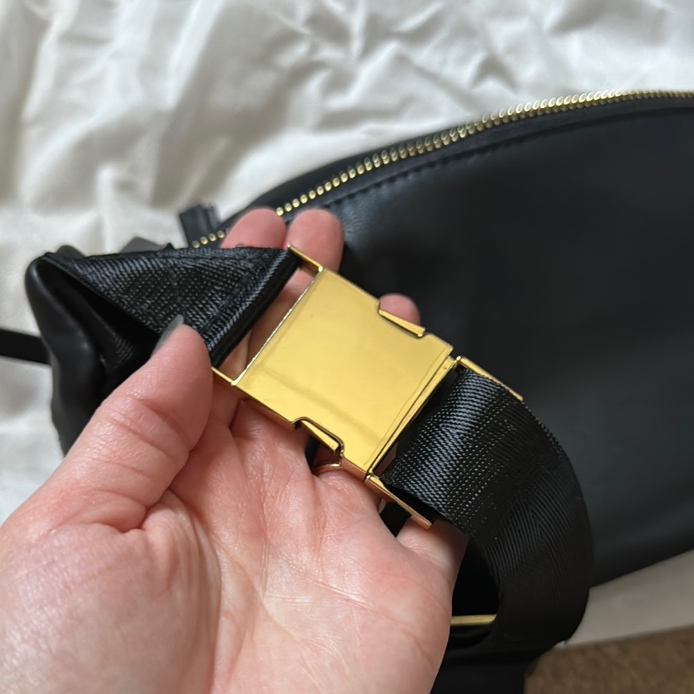 Miss Fong Black Belt Bag/Fanny - Picture 6 of 11